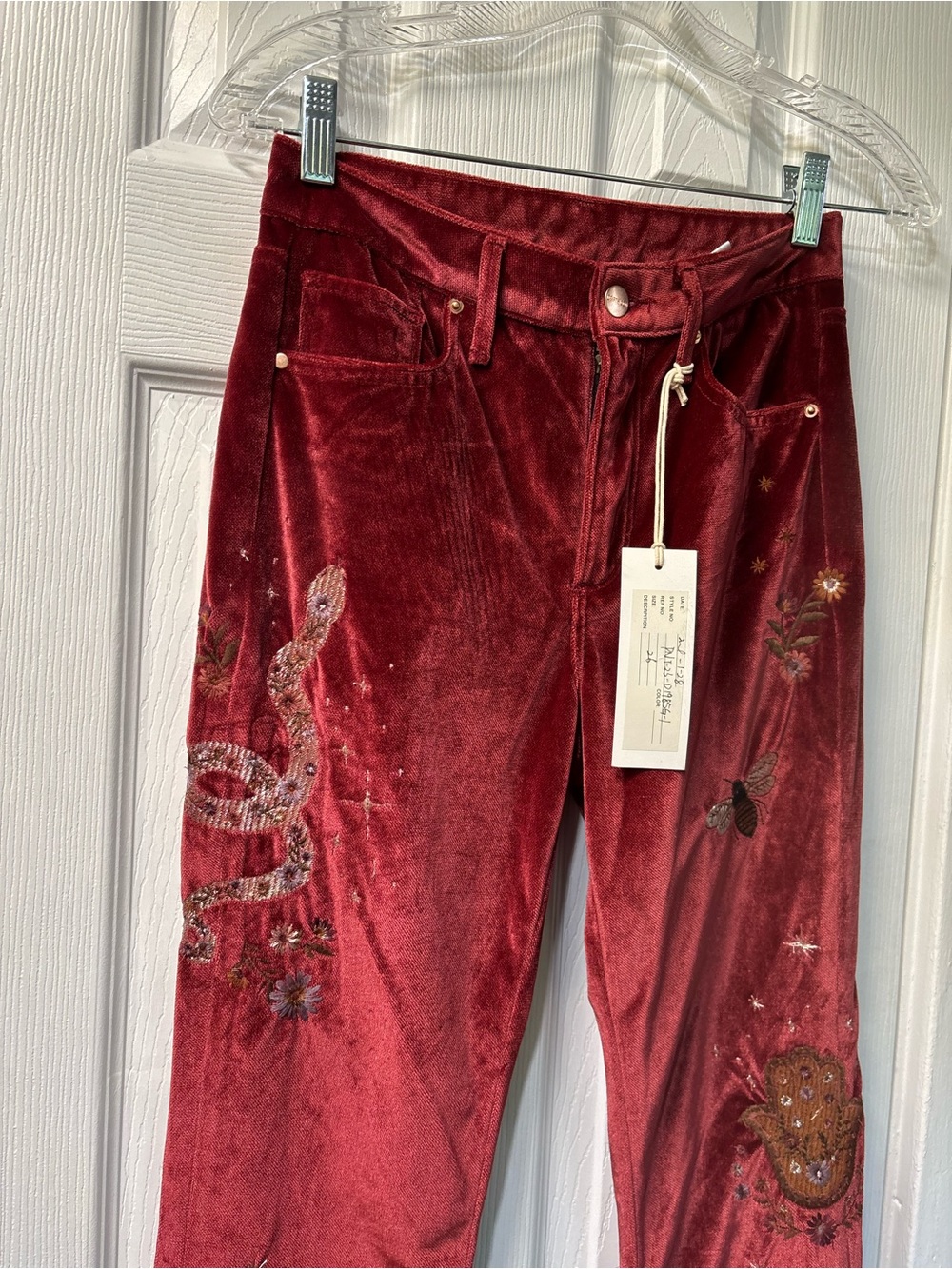 DRIFTWOOD Farrah
Hallucination embroiders
Velvet flares Pants RARE Wine Red 26 - Picture 4 of 8